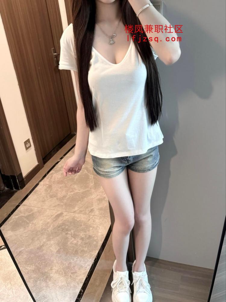 合肥20岁清纯学生身材超棒可调教