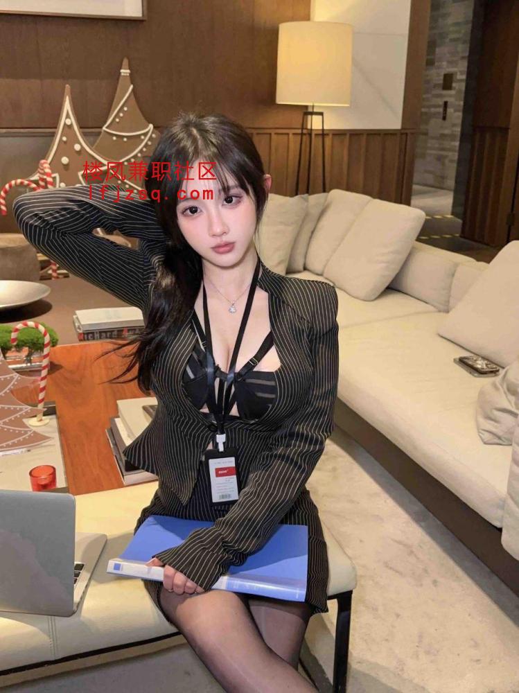兼职性感水多小穴粉嫩