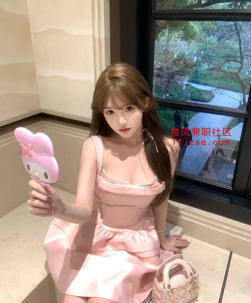 清纯娇小妹子