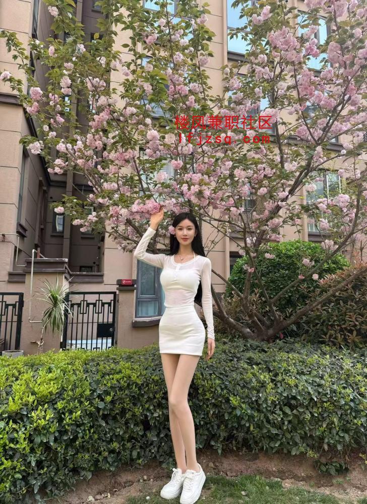 性感白嫩小甜妹