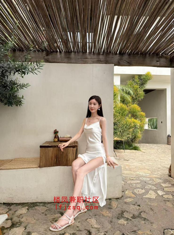 性感白嫩小甜妹