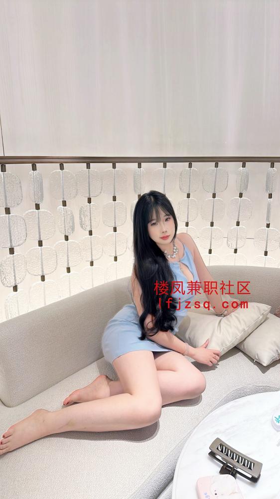 逼紧姿势多样风骚完