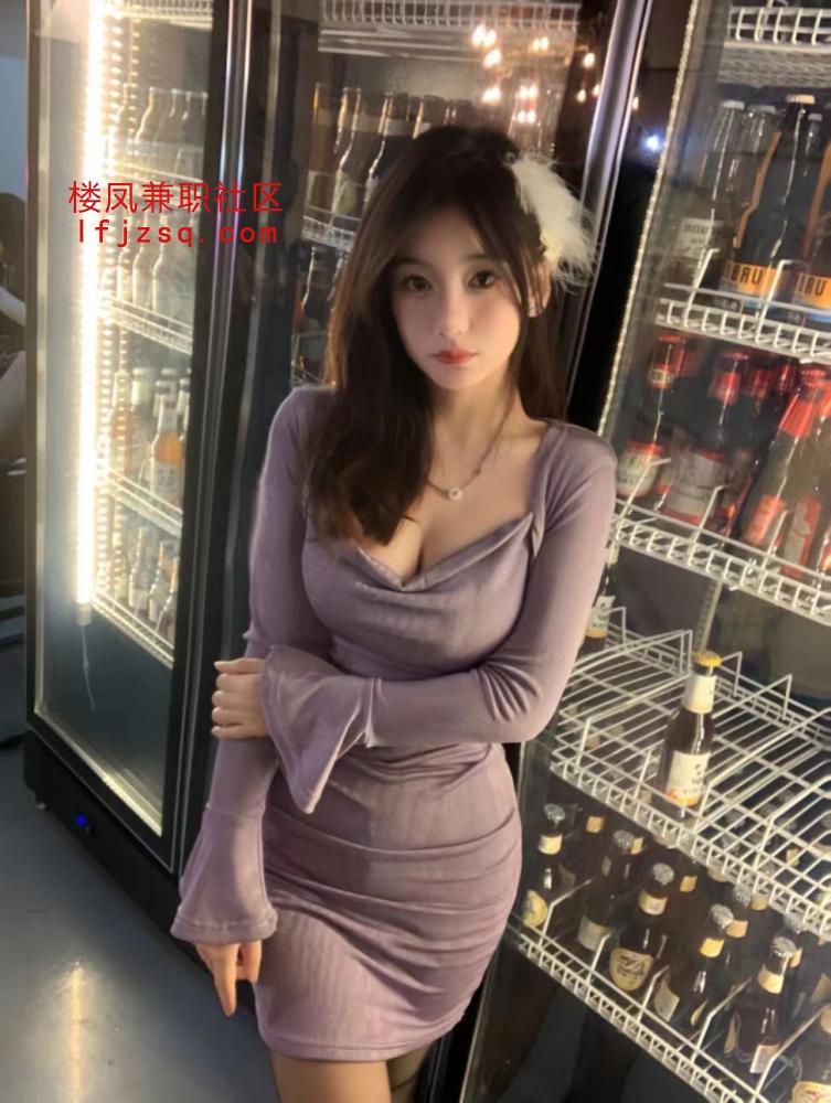 超棒的老师这麽好的胸器少见