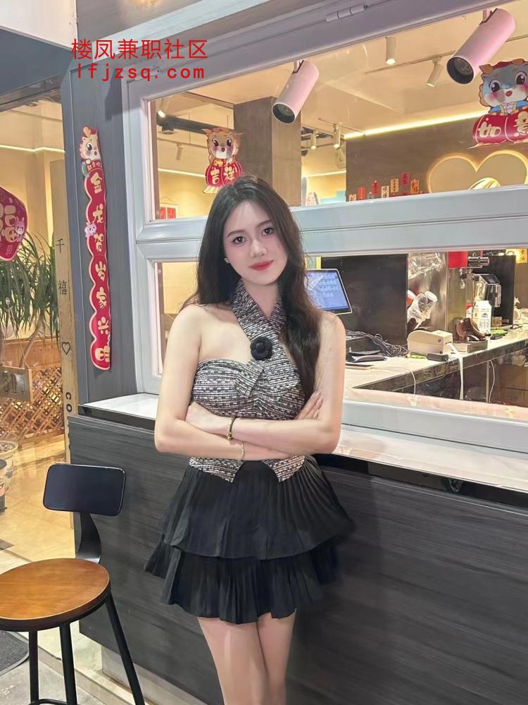 清纯高颜值性感御姐