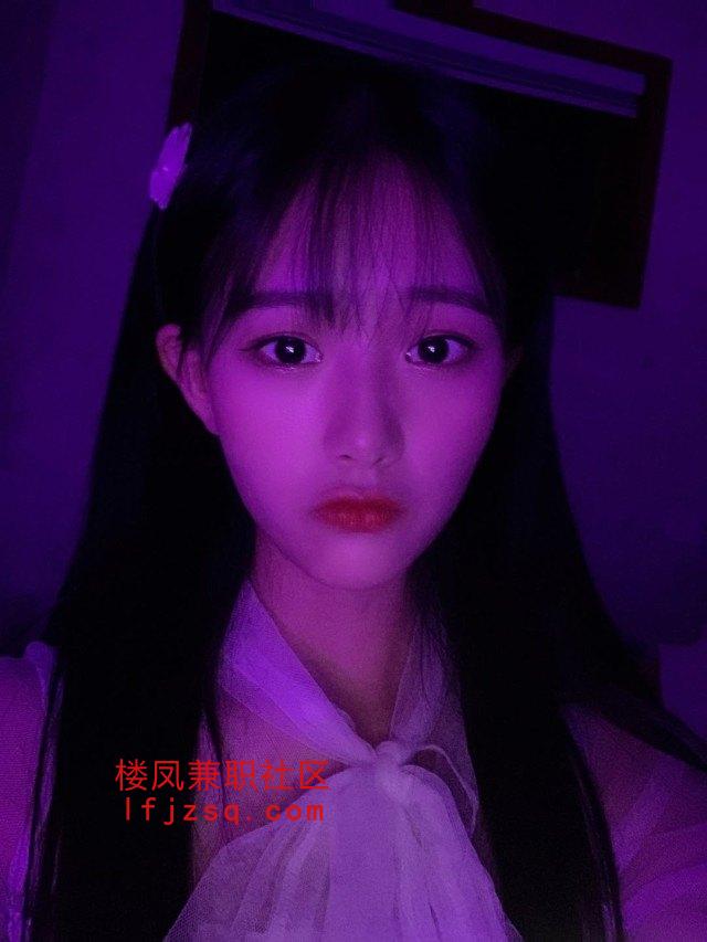 眼神很勾人的骚妹