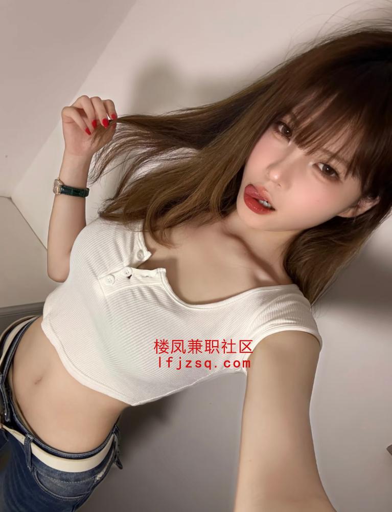 20岁极品美女三点粉嫩水多 可调教 很配合