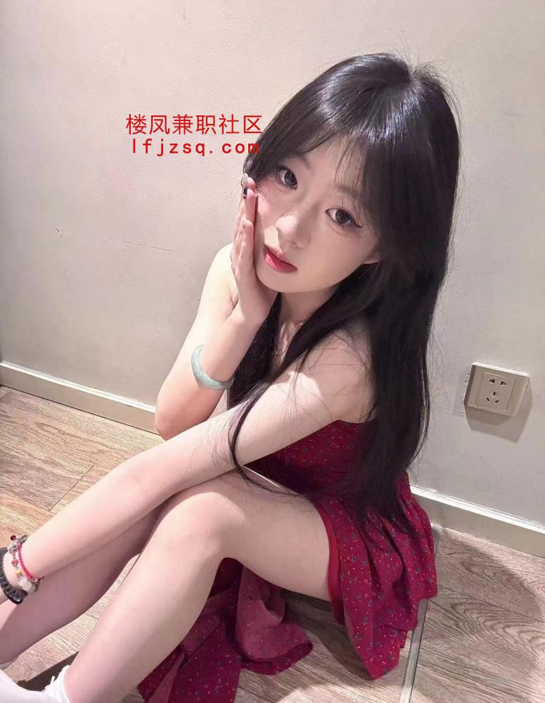 极品嫩妹粉鲍鱼水多穴紧
