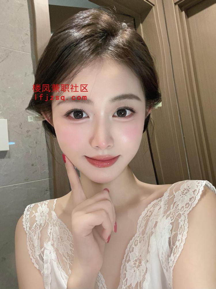 情趣翘臀风骚美少女