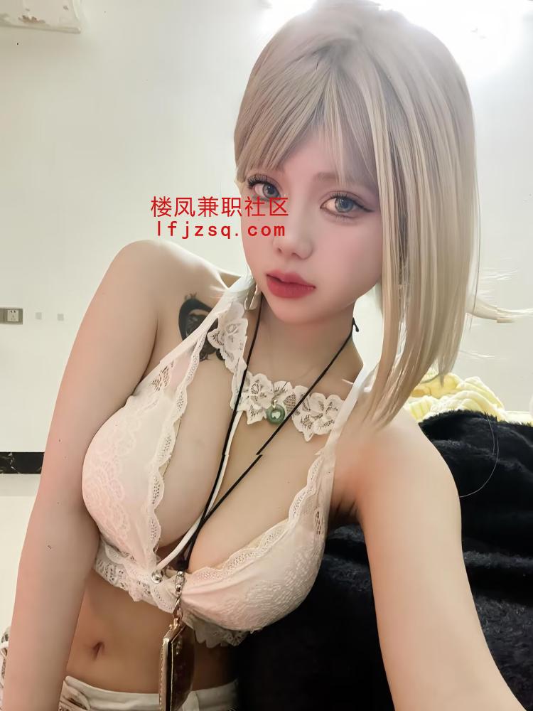 小美身材高挑三点粉嫩
