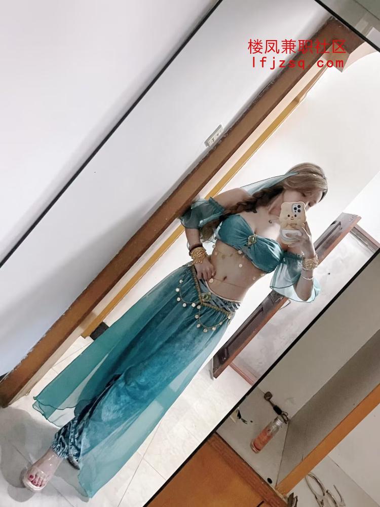 小美身材高挑三点粉嫩