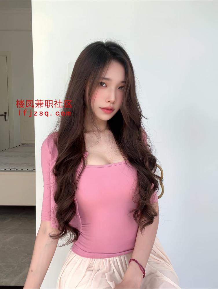 妹子很主动舌吻屁股翘很会舔
