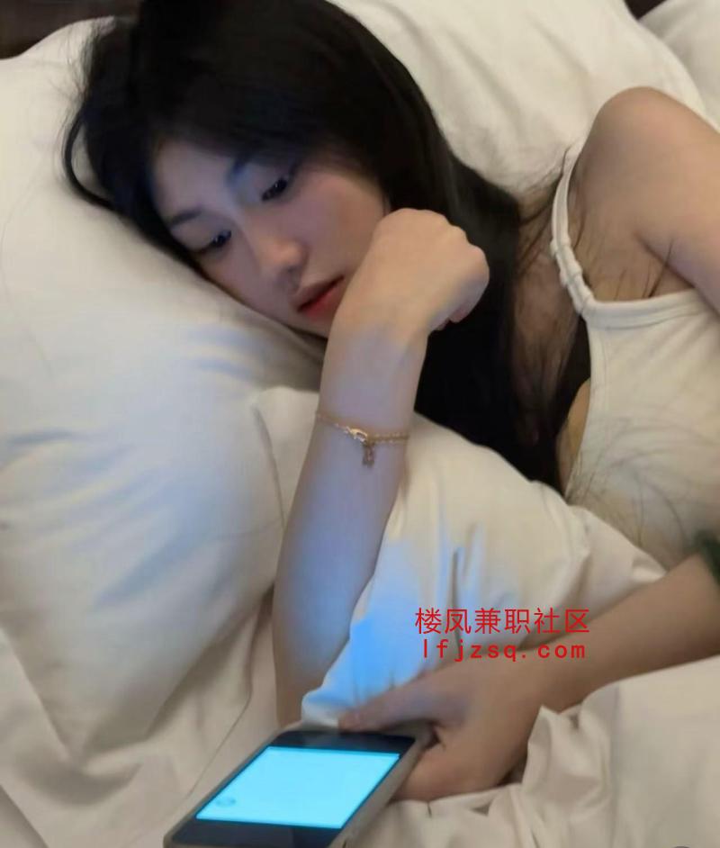 洪山白嫩性感身材丰满小姐姐