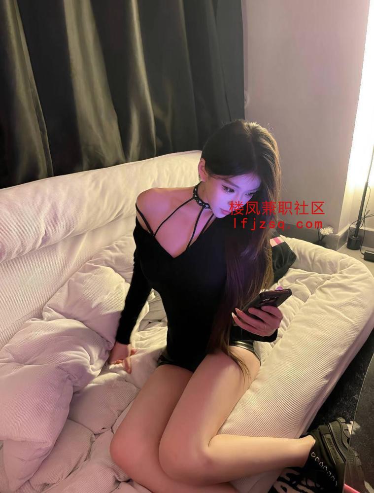 兼职小妹后入翘臀