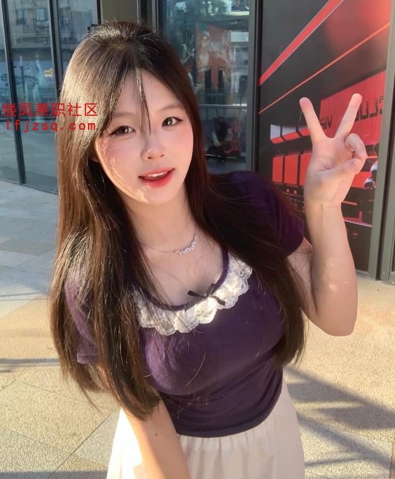 娇羞小妹白嫩肤滑小穴紧致很丝滑