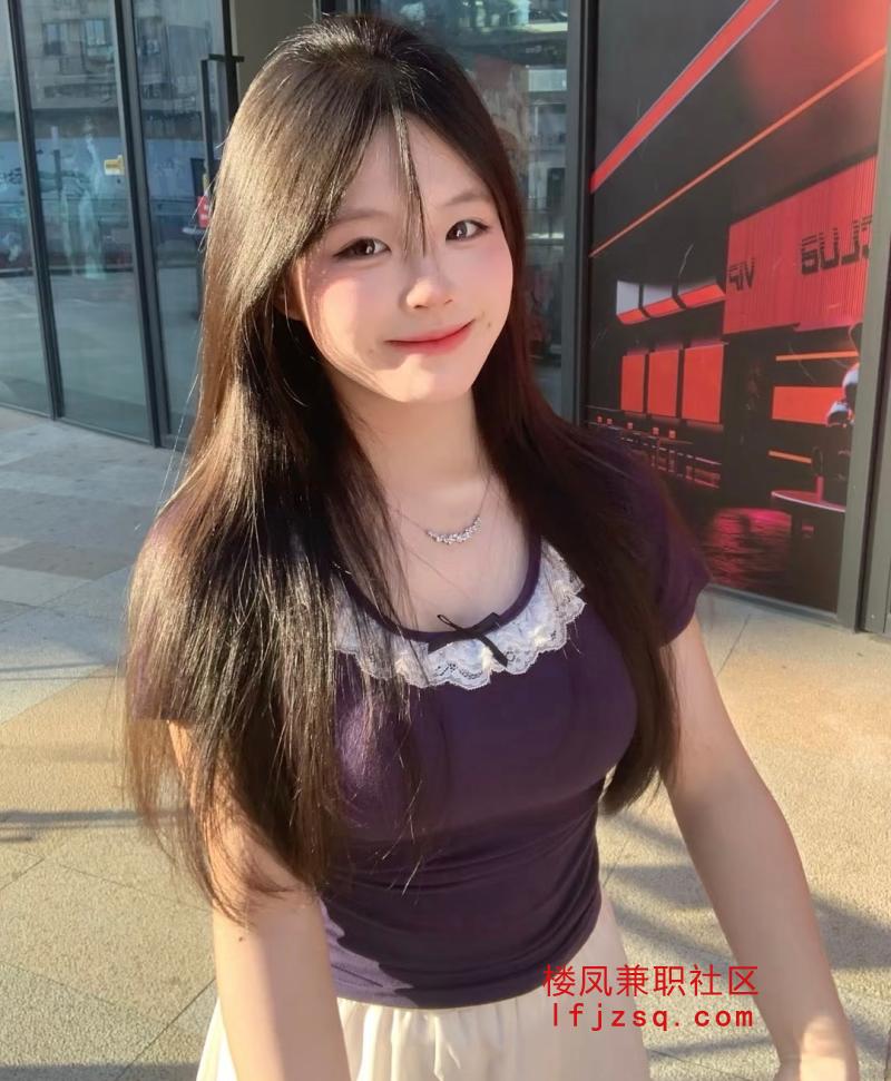 娇羞小妹白嫩肤滑小穴紧致很丝滑