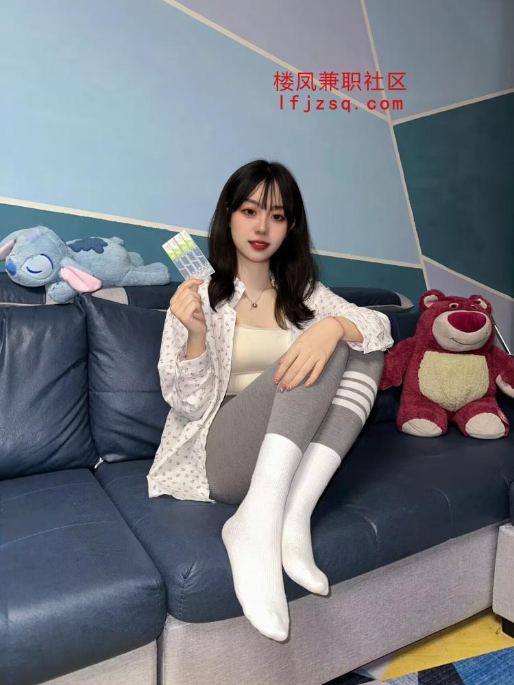软嫩肉肉妹子小穴缩阴水润润