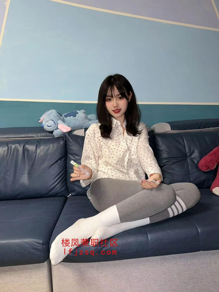 软嫩肉肉妹子小穴缩阴水润润