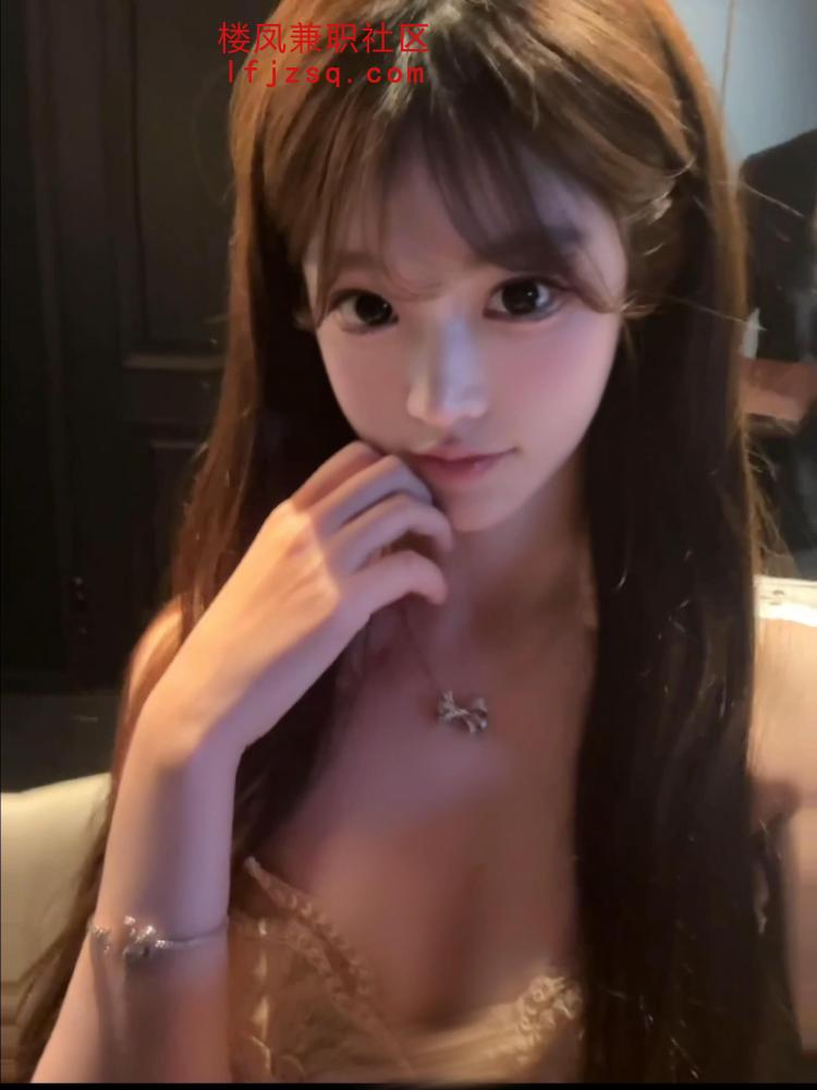 D乳会夹水多多骚妹妹