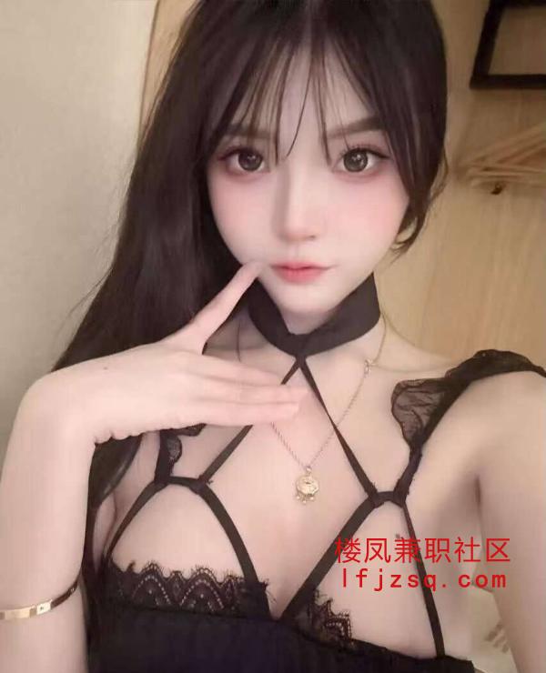 丰满肤白大波美媚