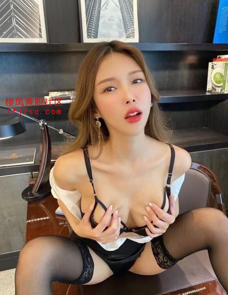 巨乳细腰调情小骚逼感觉特别亲切