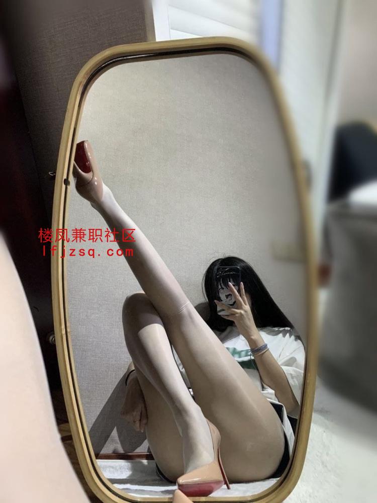 湖州06年极品妹妹身材超棒可调教