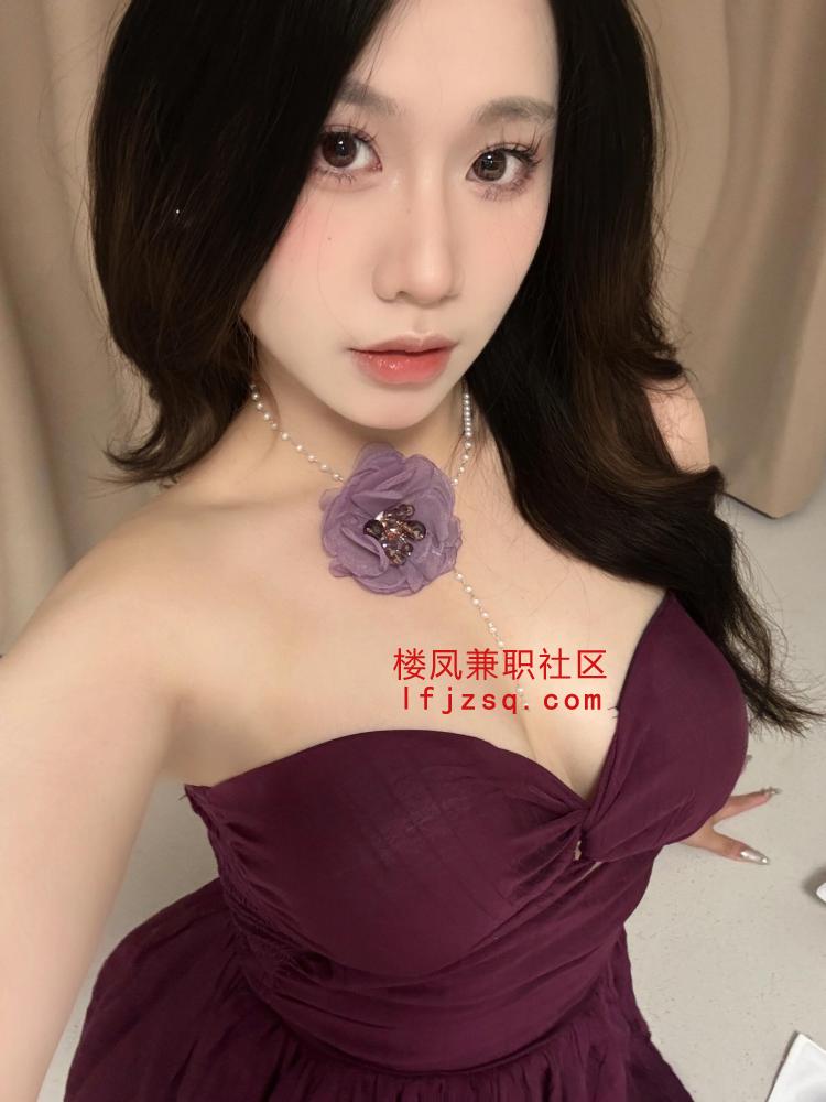 南湖粉嫩翘臀制服诱惑