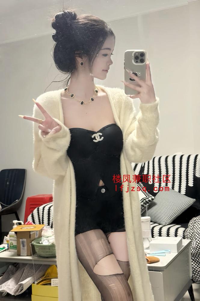 潮吹姐姐水多逼紧身材好