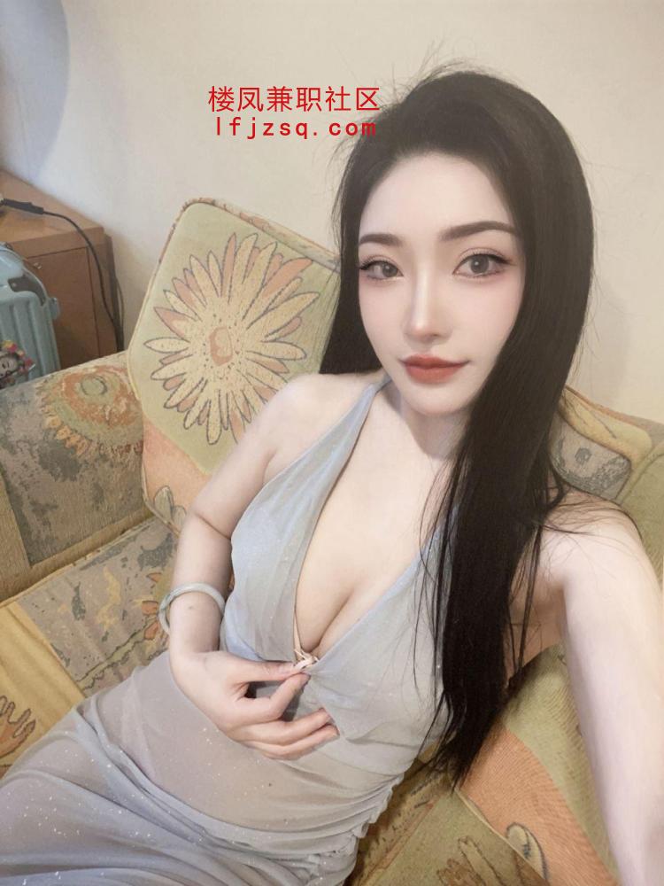 龙岗粉逼大长腿外貌清纯御姐范