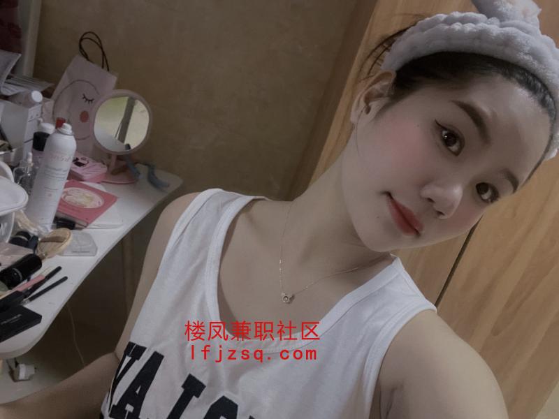 亭湖舌吻嫩妹