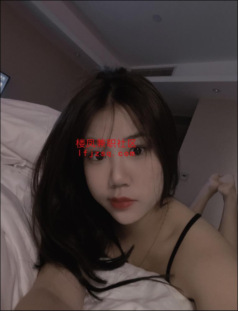 亭湖舌吻嫩妹