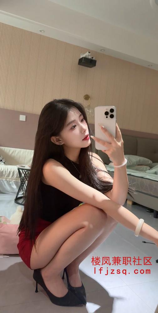 高挑苗条勾人妹子