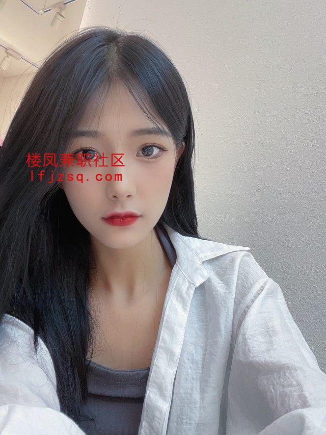 高挑苗条勾人妹子