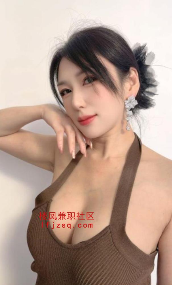 性感少妇迷人床上口技一流