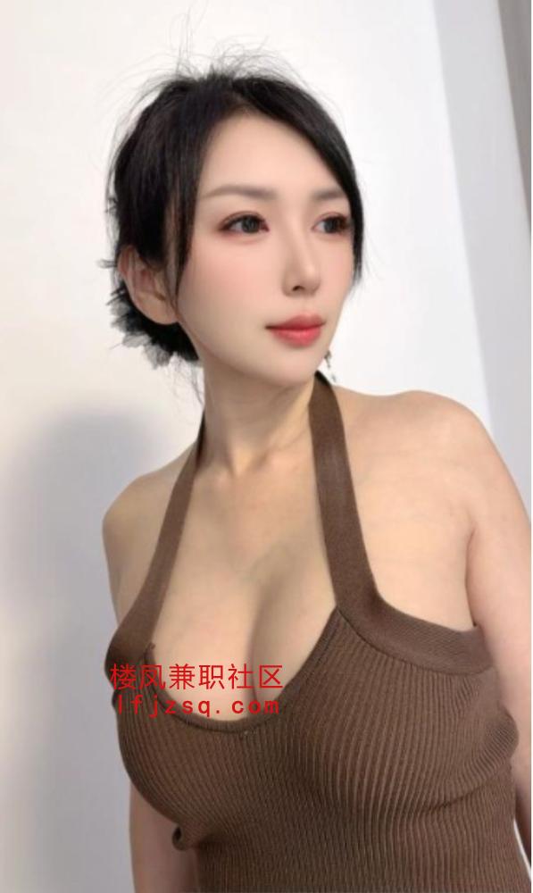 性感少妇迷人床上口技一流