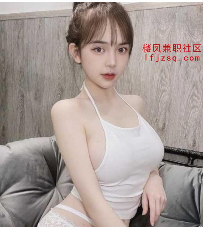 身材娇小，瓜子脸的哇塞小姐姐