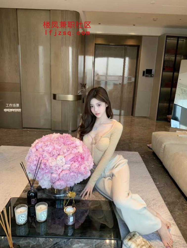 约啪性感包臀少女骑乘猛操到腿软