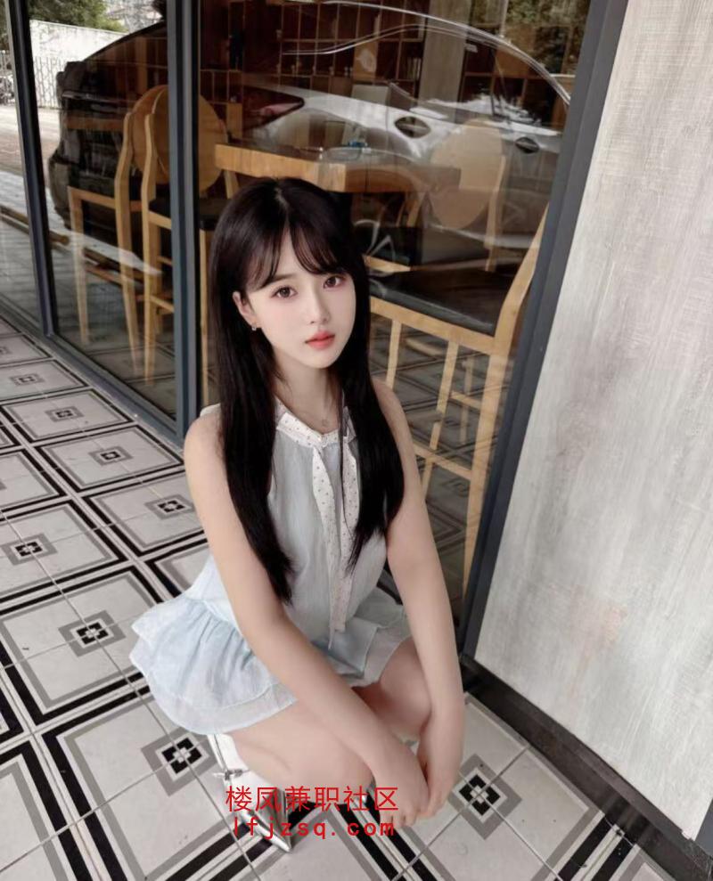软萌妹深喉服侍技术真爽可以回头玩