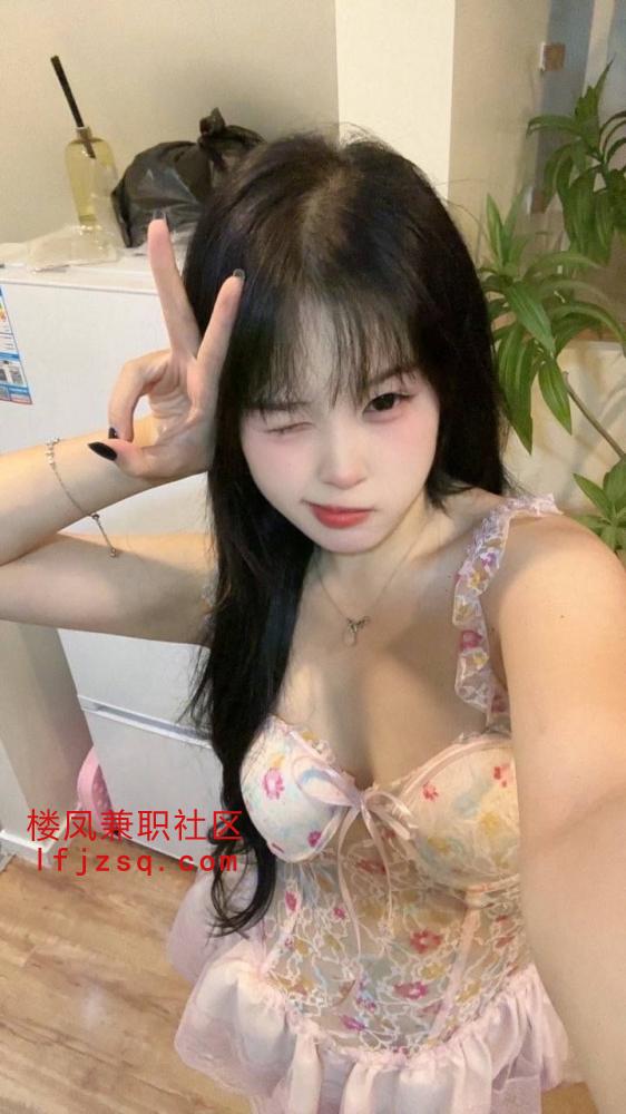 抚顺风骚黑丝臀美妇〈提供私人公寓〉
