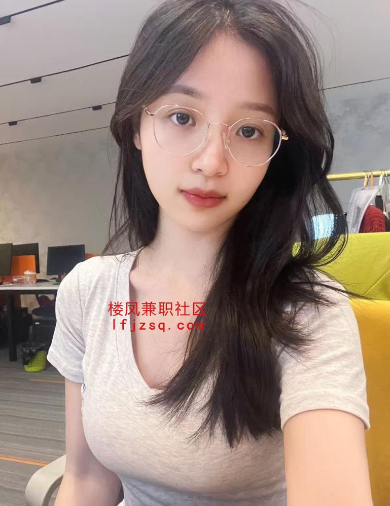 良家嫩妹兼职很敏感会喷水