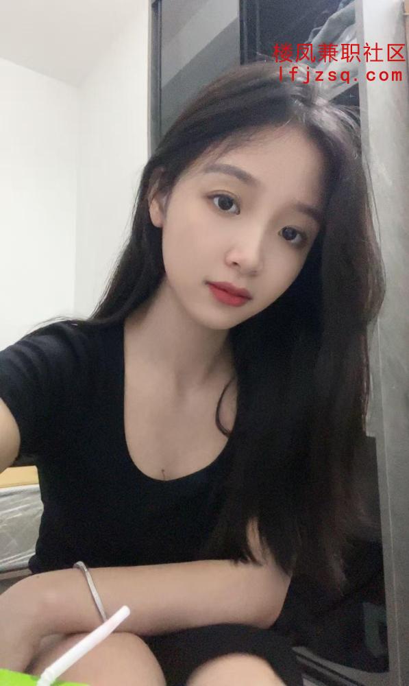 良家嫩妹兼职很敏感会喷水