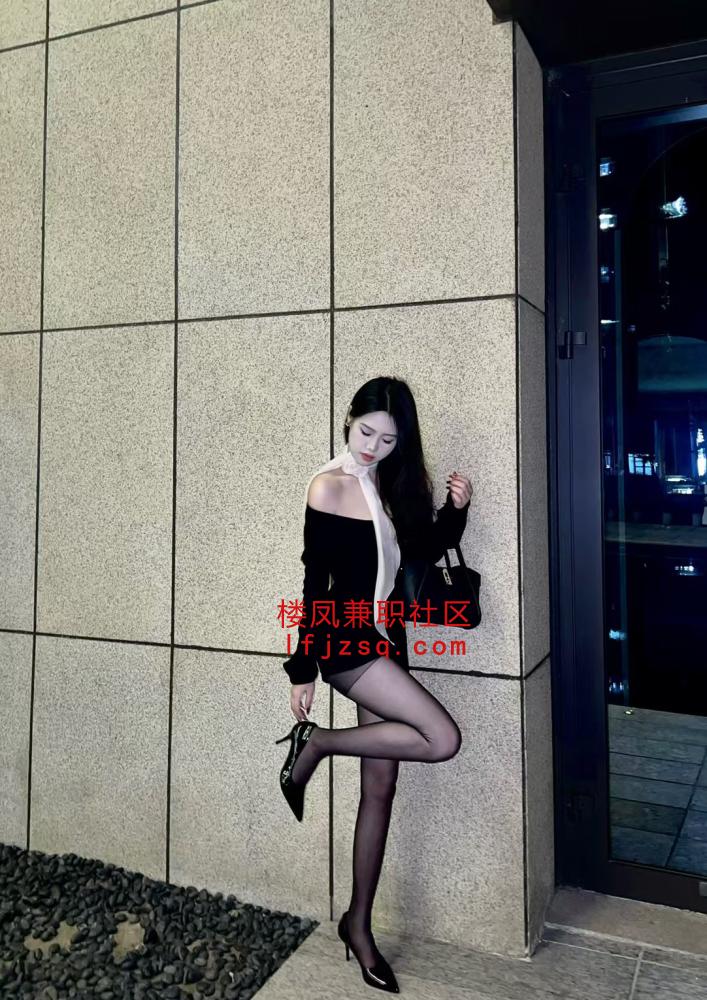 西局骚气白虎大胸御姐