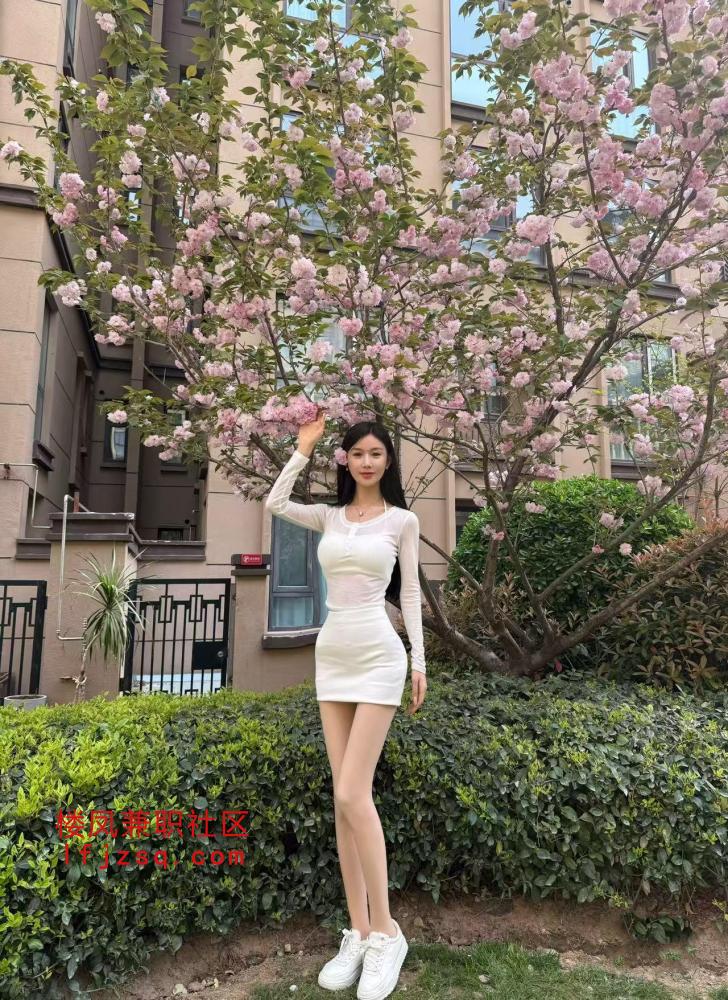 极品高颜值多汁白虎小骚货