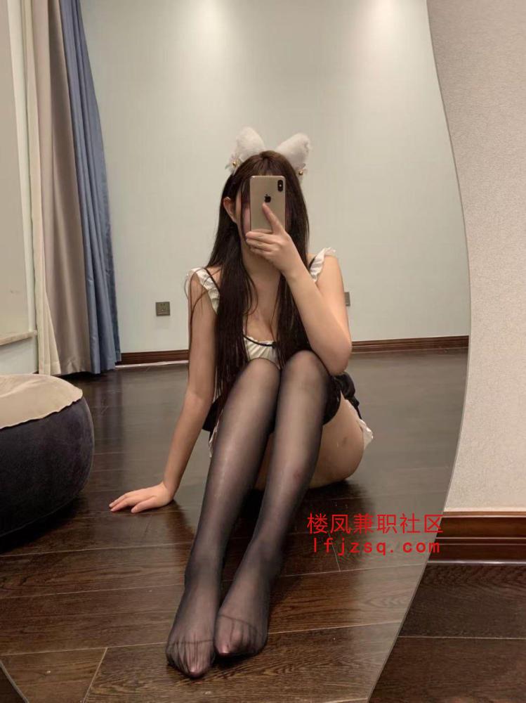 扬州20岁小嫩妹身材极品可调教