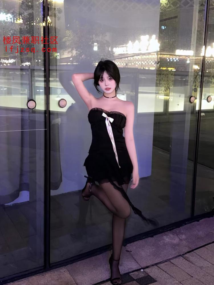 台江性感女神媚眼如丝会勾魂
