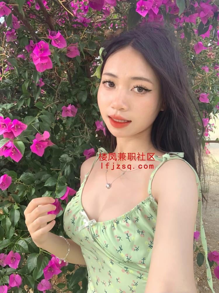 粉嫩兼职刚下海就是嫩