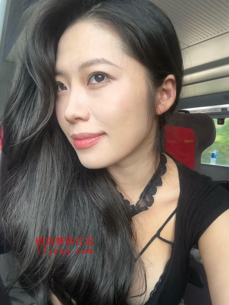 上舔下吸粉嫩多汁纯女
