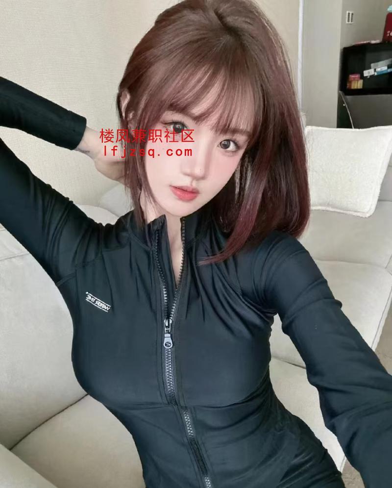 爱健身的大学生兼职身材颜值太完美了