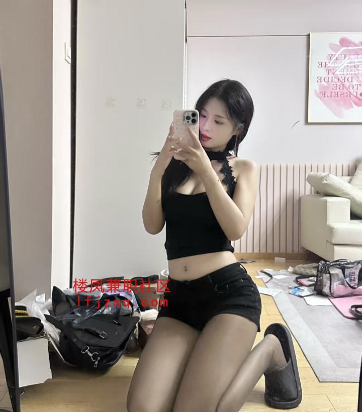 清纯学妹性感嫩模，水多逼嫩，高潮反应大