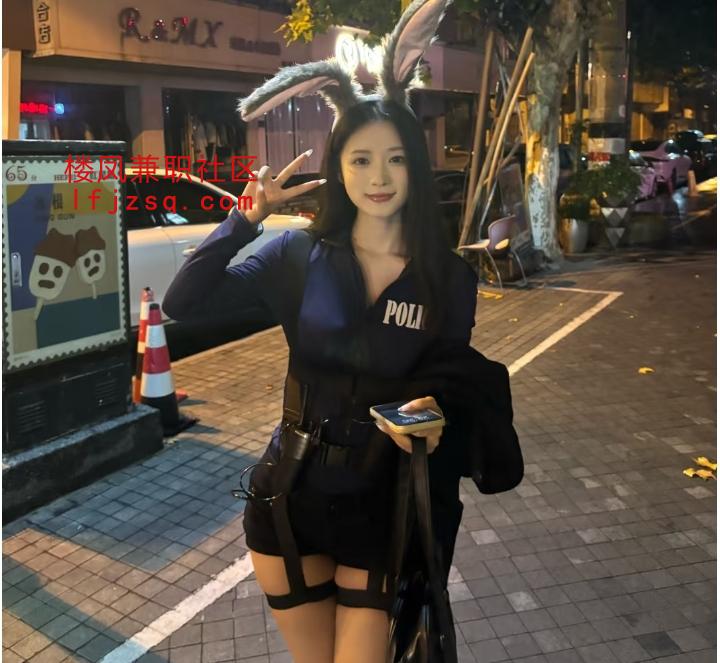 清纯学妹性感嫩模，水多逼嫩，高潮反应大