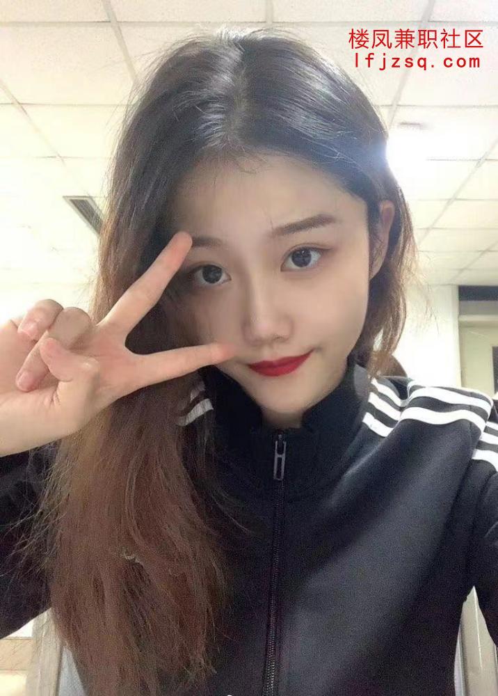 妖娆黑丝包臀很妩媚